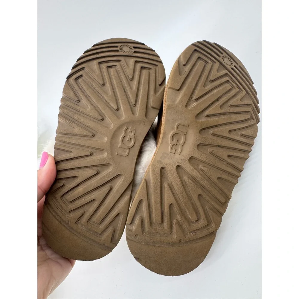 UGG Kids Cozy II Slipper Chestnut Suede Sheepskin Scuff Size 4